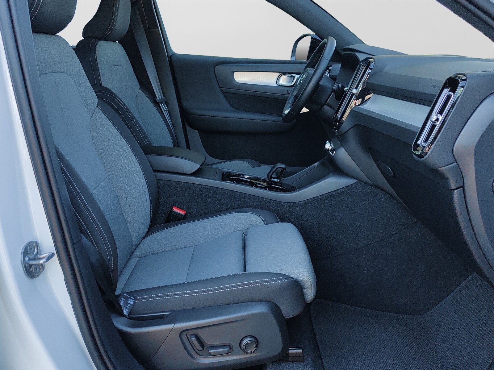 VOLVO XC40 2.0 B3 MH Plus Dark, Hybride Leggero Benzina/Elettrica, Occasioni / Usate, Automatico - 5