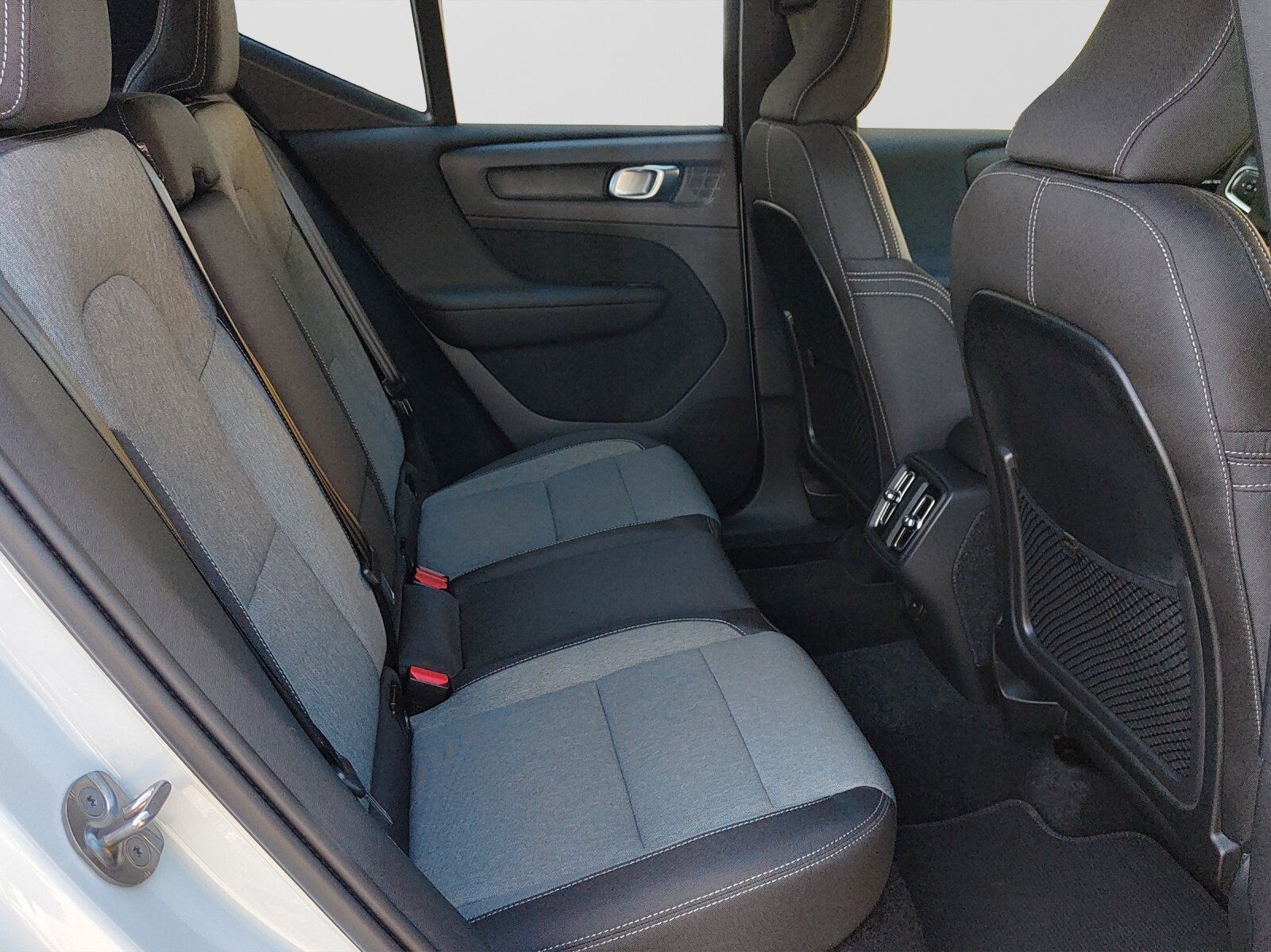 VOLVO XC40 2.0 B3 MH Plus Dark, Hybride Leggero Benzina/Elettrica, Occasioni / Usate, Automatico - 6