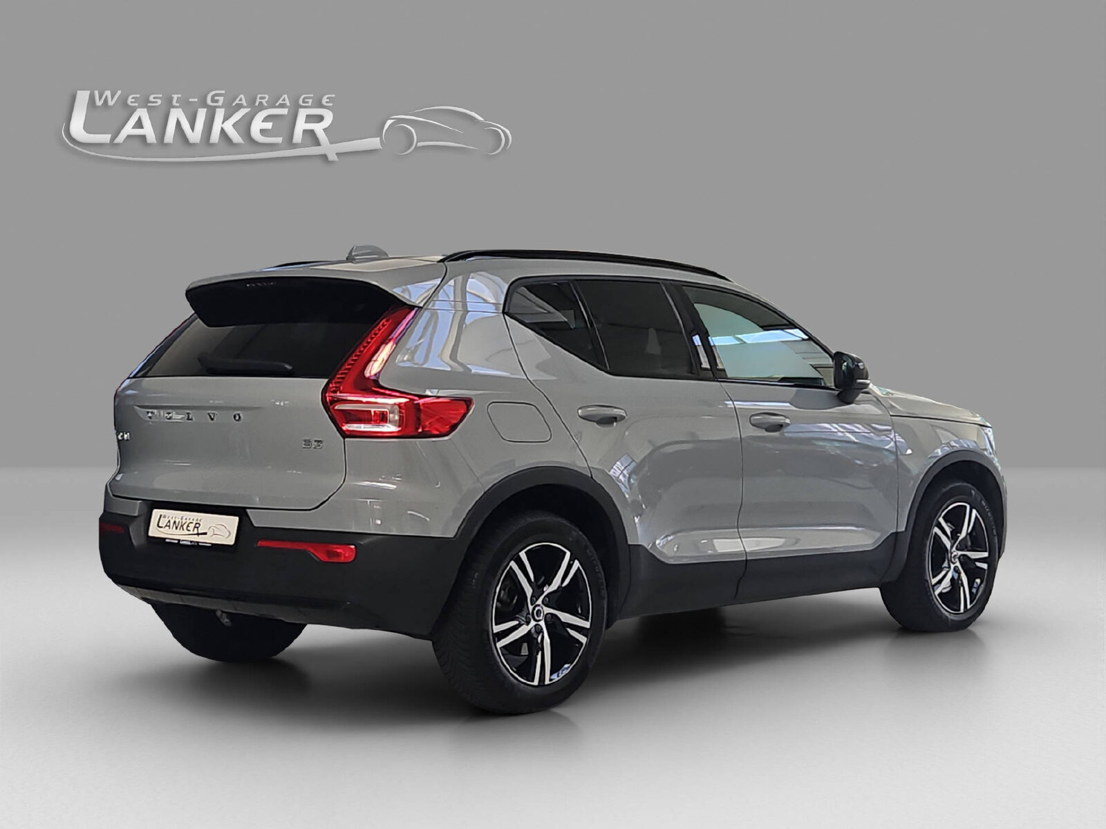 VOLVO XC40 2.0 B3 MH Plus Dark, Mild-Hybrid Petrol/Electric, Second hand / Used, Automatic - 3