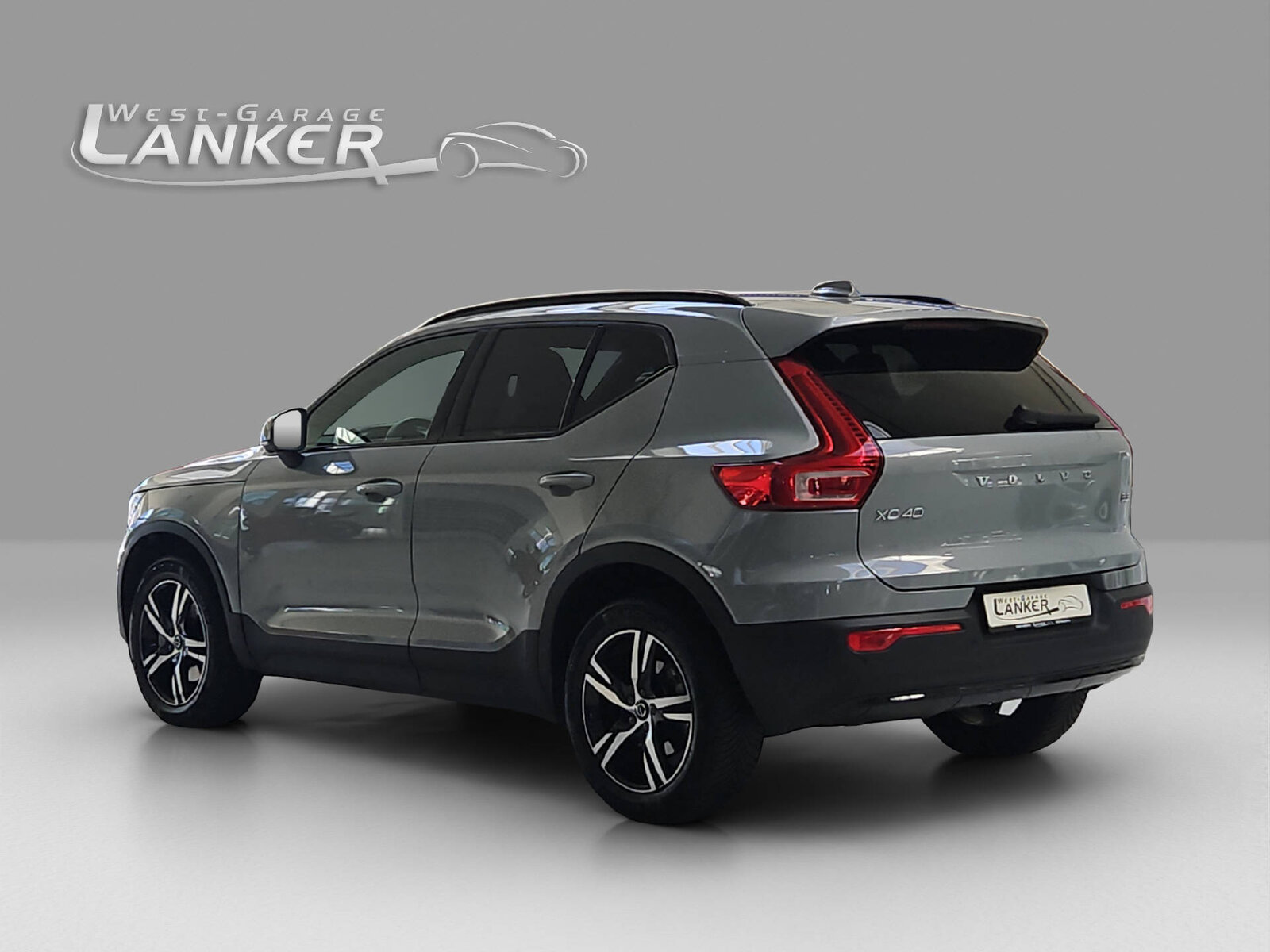 VOLVO XC40 2.0 B3 MH Plus Dark, Mild-Hybrid Petrol/Electric, Second hand / Used, Automatic - 4