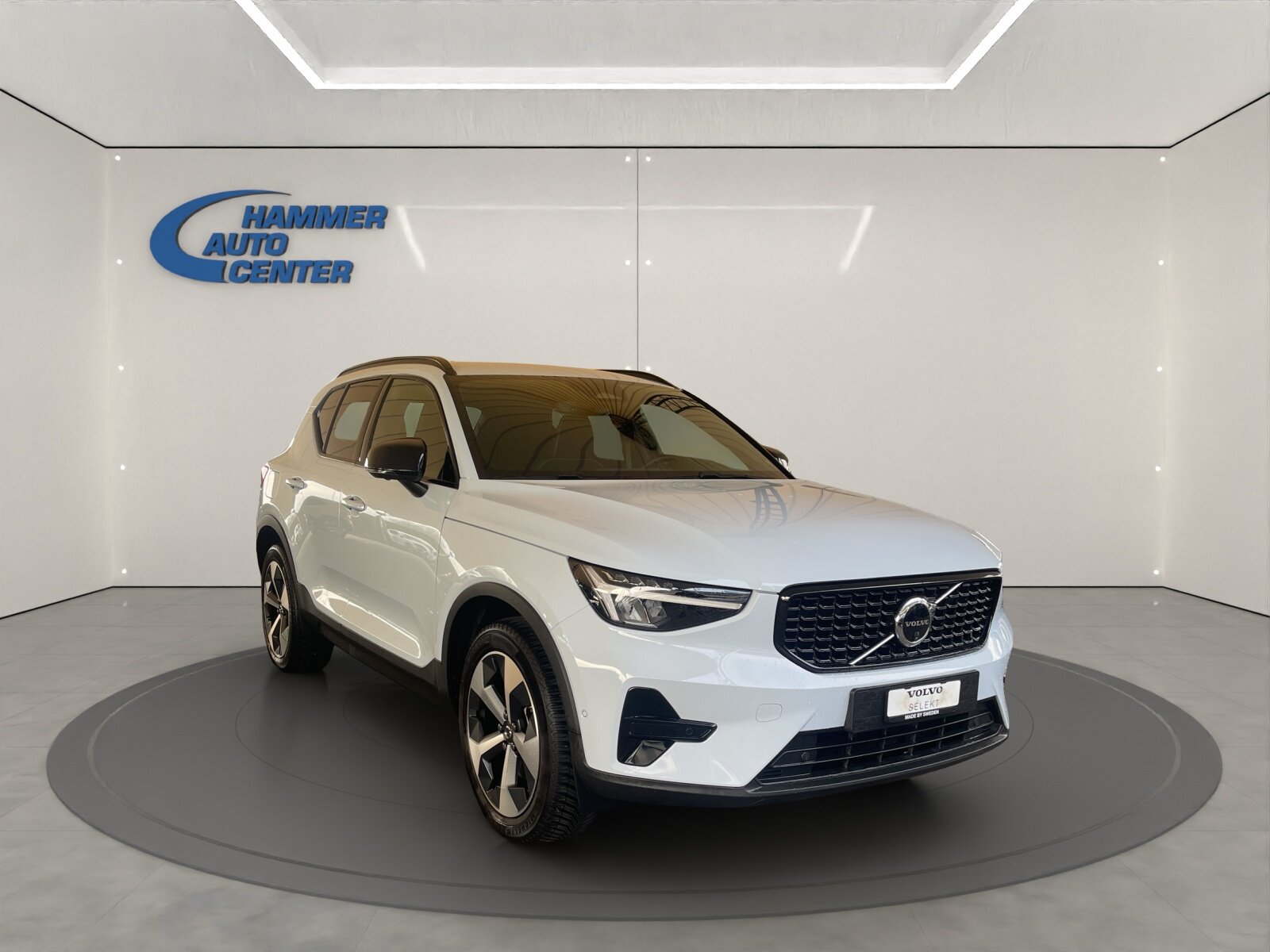 VOLVO XC40 2.0 B4 MH Plus Dark, Mild-Hybrid Petrol/Electric, Second hand / Used, Automatic - 6