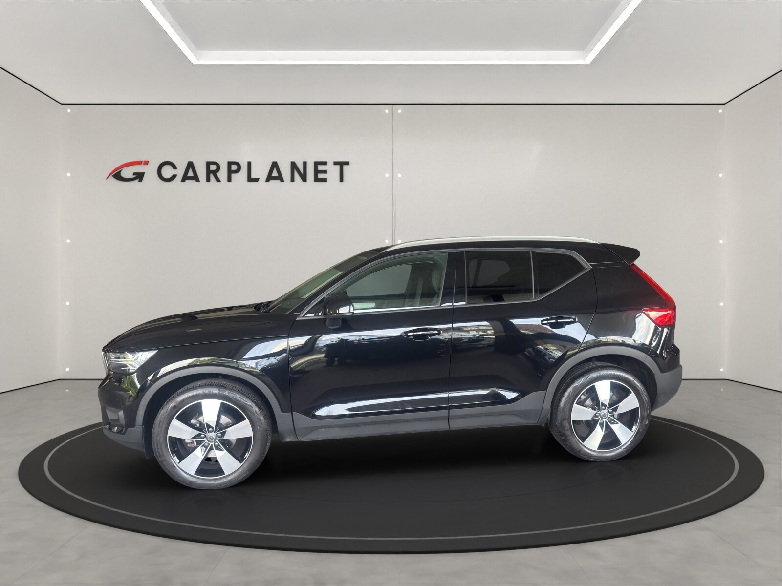 VOLVO XC40 1.5 T3 Momentum, Petrol, Second hand / Used, Automatic - 2