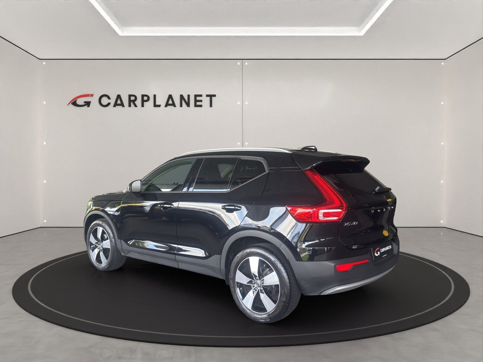 VOLVO XC40 1.5 T3 Momentum, Petrol, Second hand / Used, Automatic - 3