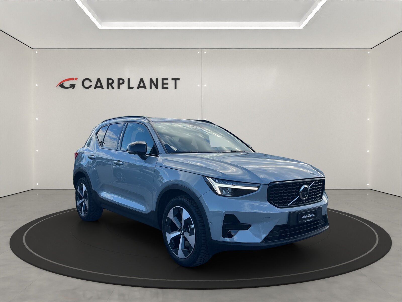 VOLVO XC40 2.0 B3 MH Plus Dark, Mild-Hybrid Benzin/Elektro, Occasion / Gebraucht, Automatik - 4