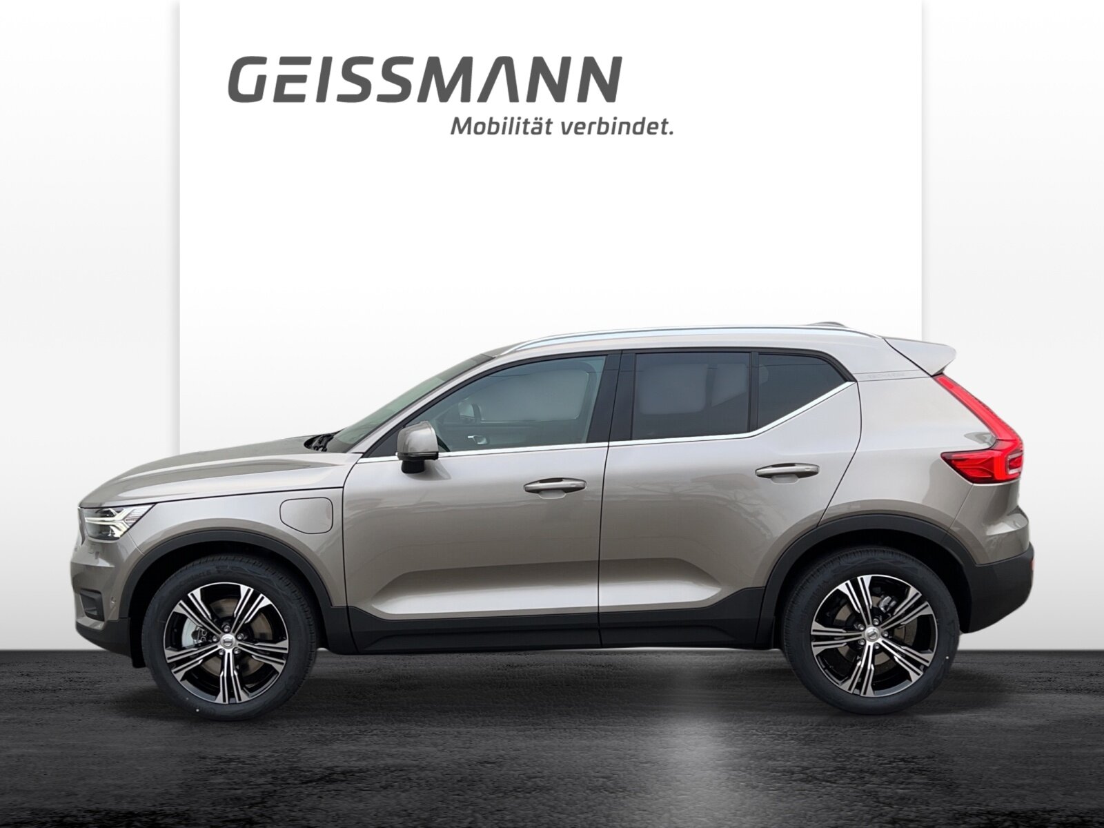 VOLVO XC40 1.5 T5 PiH Inscription, Plug-in-Hybrid Benzin/Elektro, Occasion / Gebraucht, Automatik - 2
