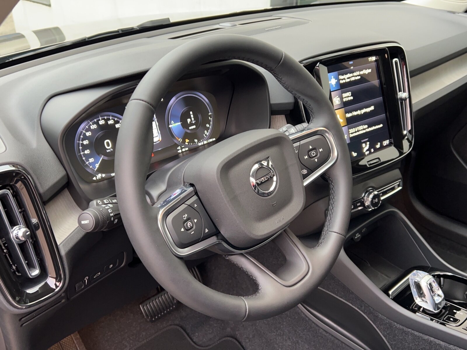 VOLVO XC40 1.5 T5 PiH Inscription, Plug-in-Hybrid Benzin/Elektro, Occasion / Gebraucht, Automatik - 4