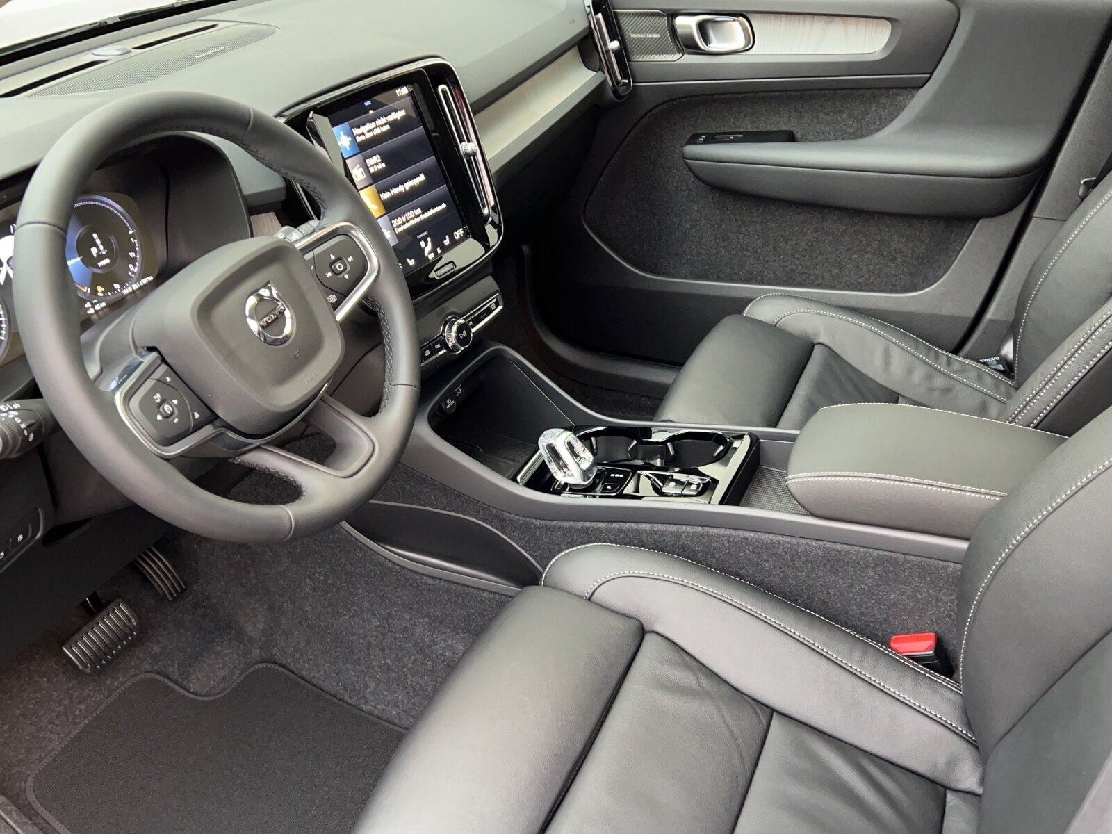 VOLVO XC40 1.5 T5 PiH Inscription, Plug-in-Hybrid Benzin/Elektro, Occasion / Gebraucht, Automatik - 5