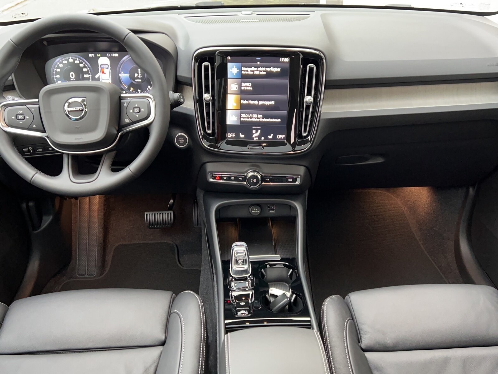 VOLVO XC40 1.5 T5 PiH Inscription, Plug-in-Hybrid Benzin/Elektro, Occasion / Gebraucht, Automatik - 6
