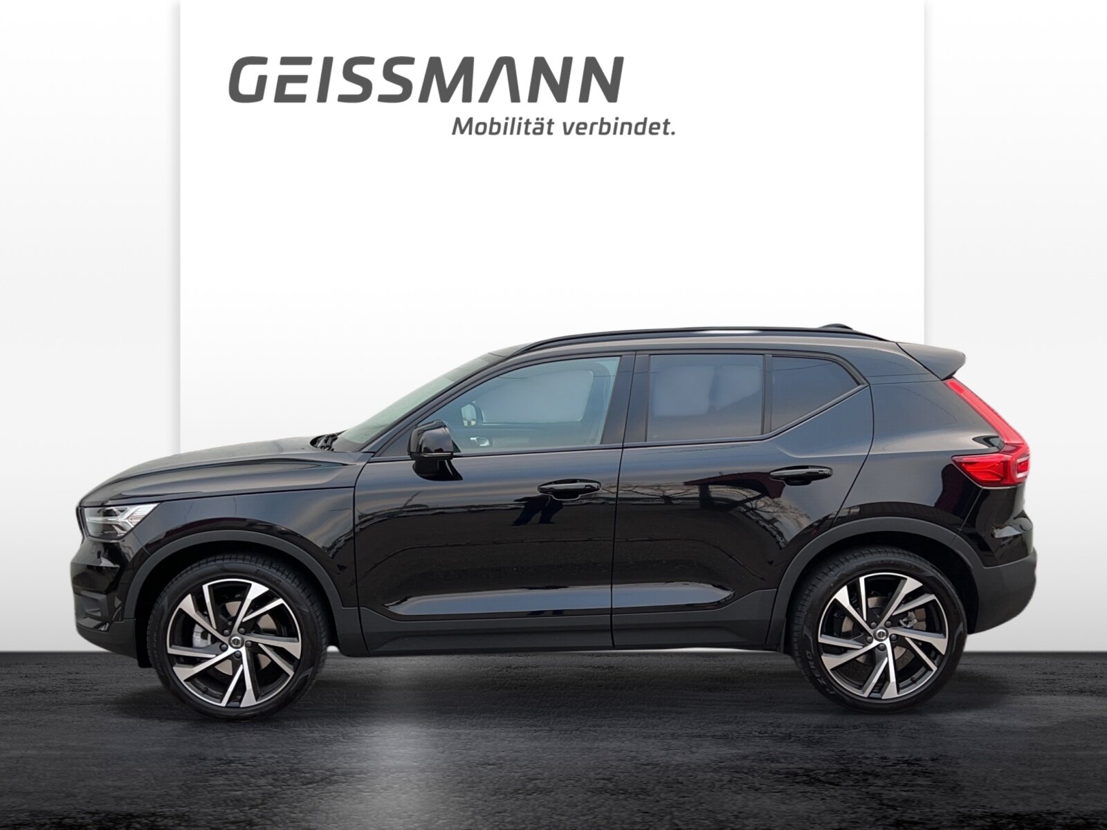 VOLVO XC40 2.0 B4 MH R-Design AWD, Mild-Hybrid Benzin/Elektro, Occasion / Gebraucht, Automatik - 2