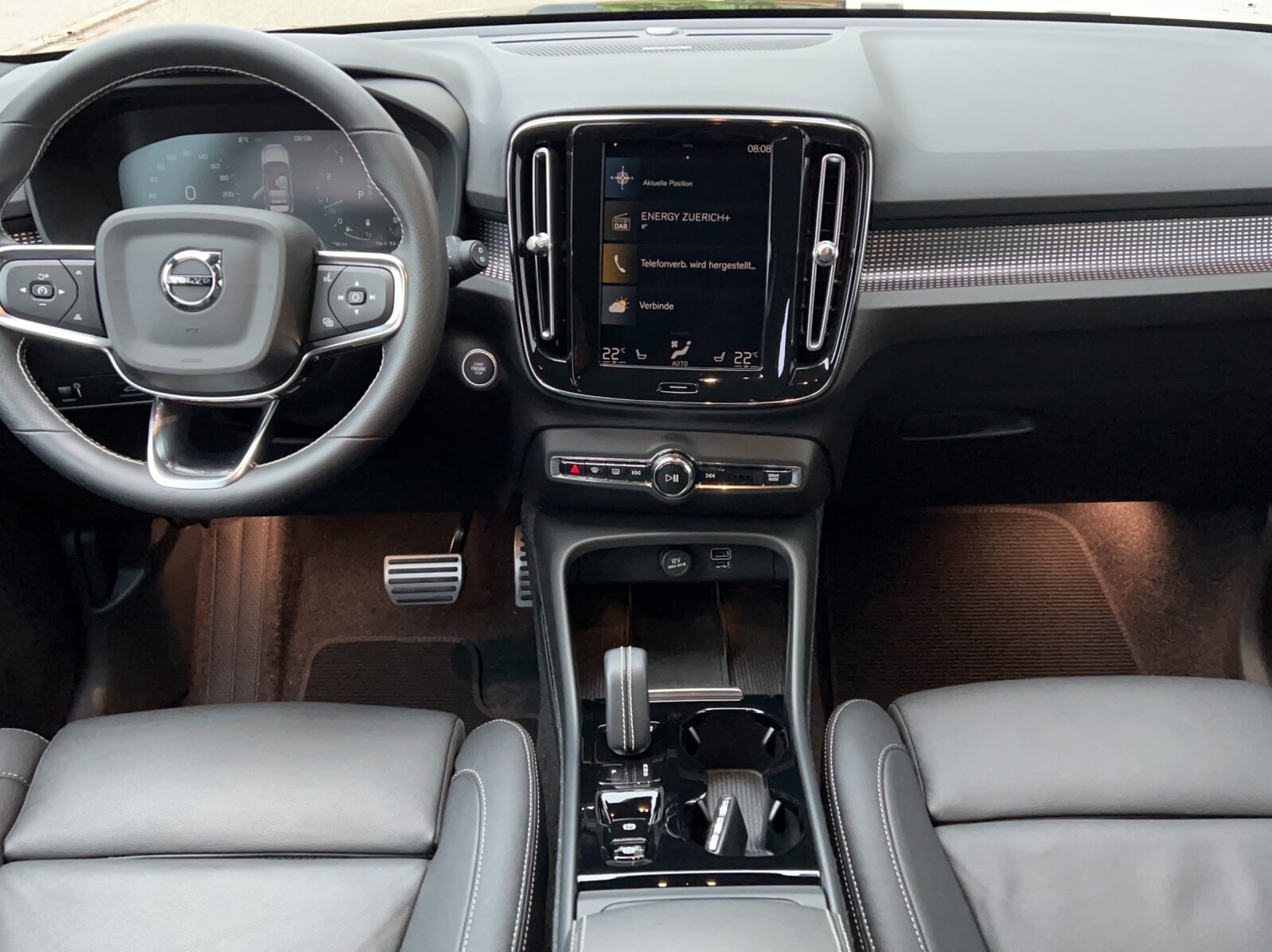 VOLVO XC40 2.0 B4 MH R-Design AWD, Mild-Hybrid Benzin/Elektro, Occasion / Gebraucht, Automatik - 6