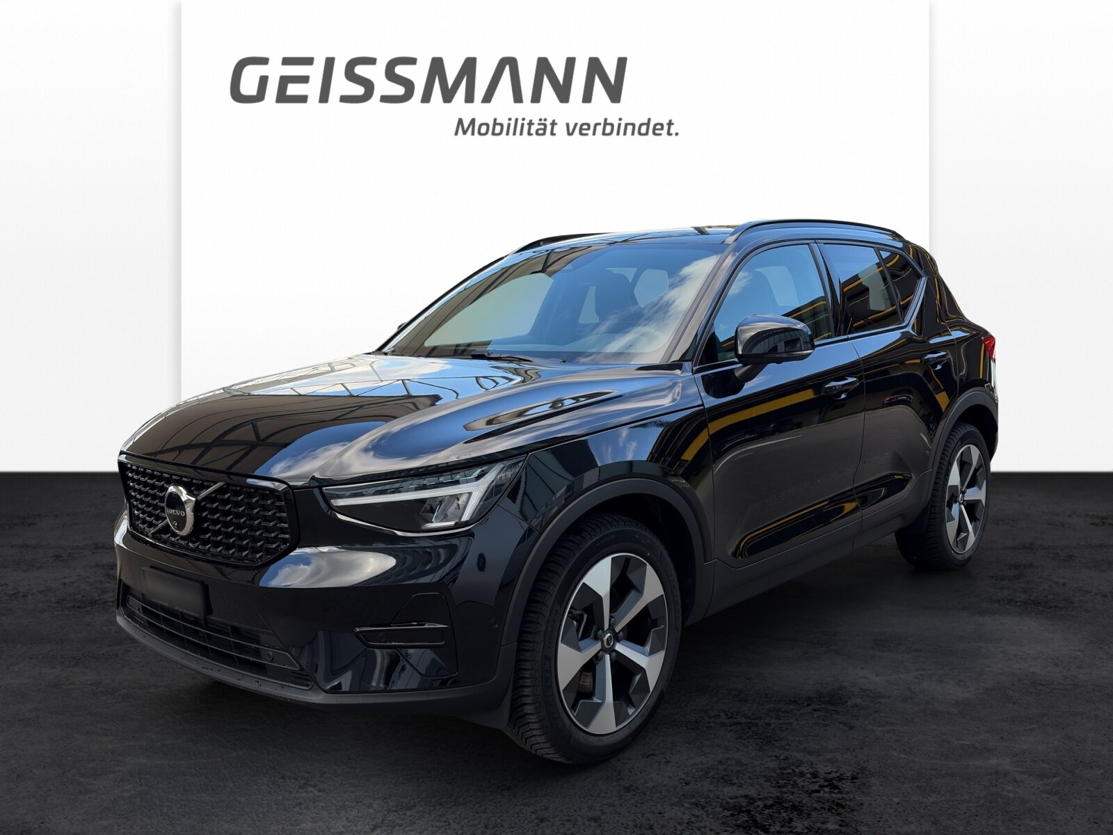 VOLVO XC40 2.0 B3 MH Plus Dark