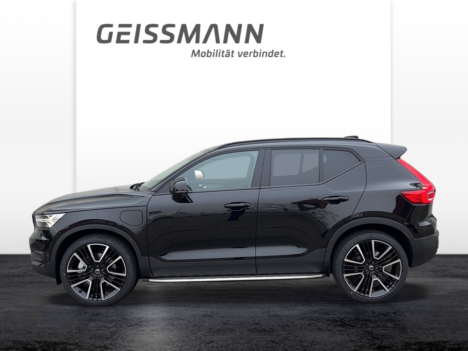 VOLVO XC40 1.5 T5 PiH R-Design, Plug-in-Hybrid Benzin/Elektro, Occasion / Gebraucht, Automatik - 2