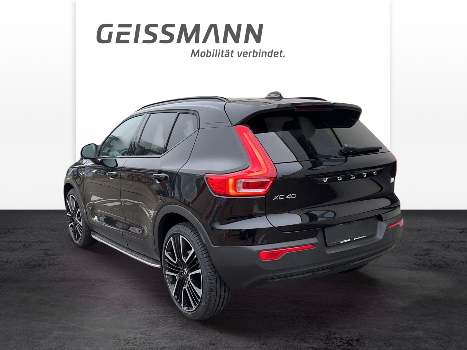 VOLVO XC40 1.5 T5 PiH R-Design, Plug-in-Hybrid Benzin/Elektro, Occasion / Gebraucht, Automatik - 3