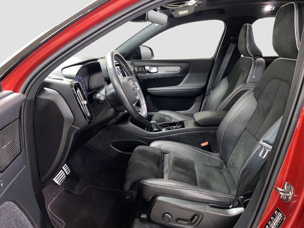 VOLVO XC40 2.0 B4 MH R-Design AWD, Mild-Hybrid Benzin/Elektro, Occasion / Gebraucht, Automatik - 6