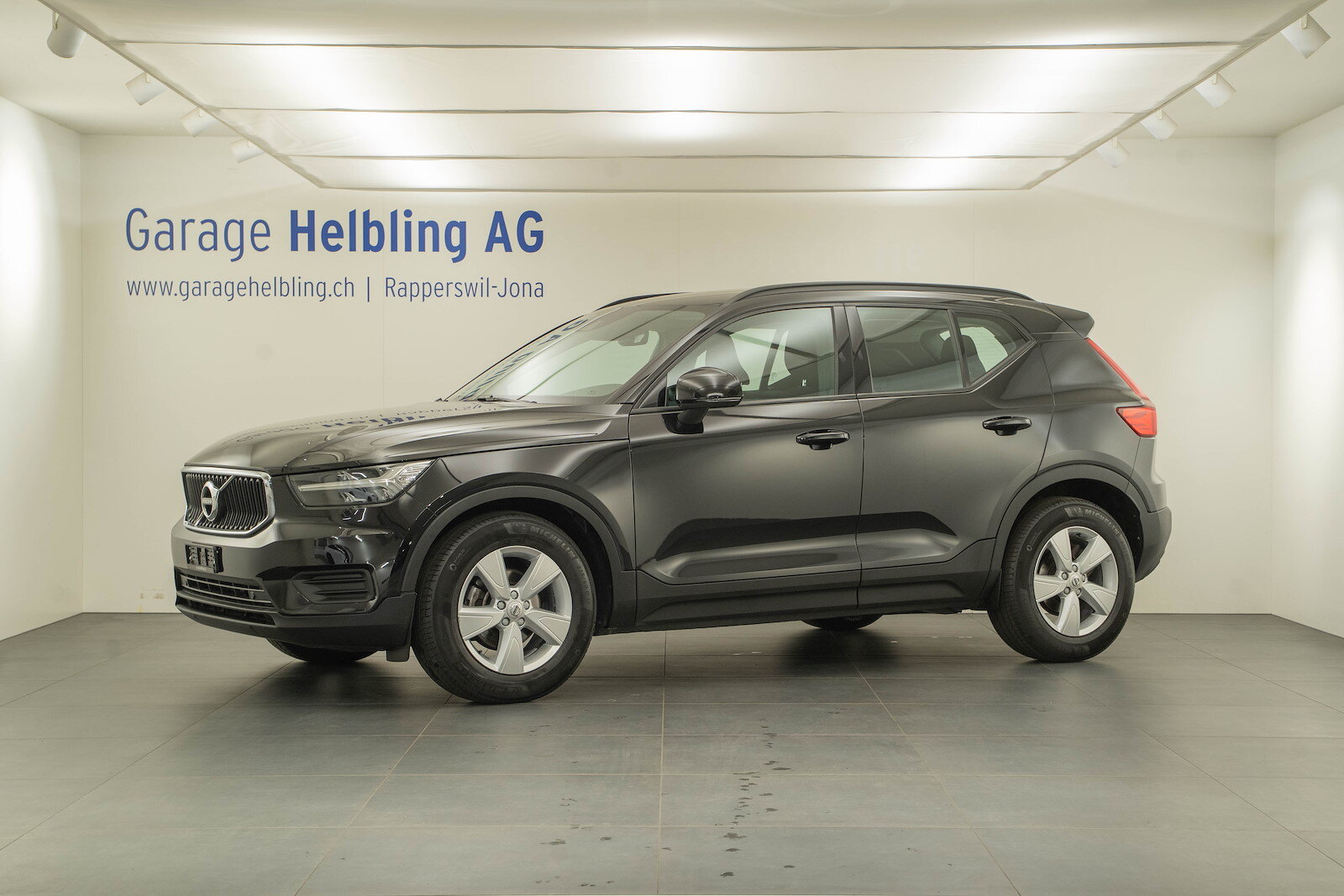 VOLVO XC40 1.5 T3 Momentum Light