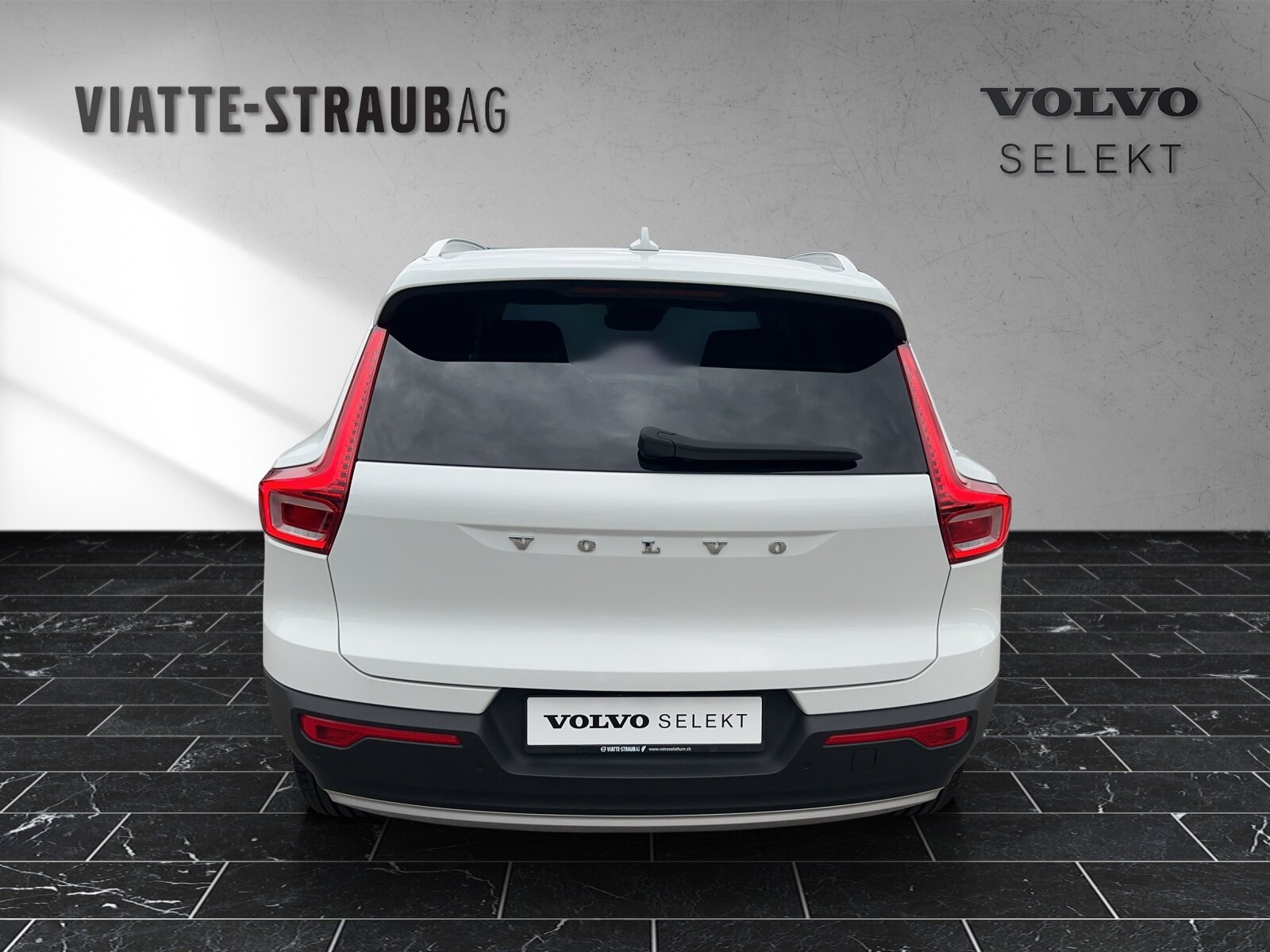 VOLVO XC40 2.0 B4 MH Momentum AWD, Mild-Hybrid Benzin/Elektro, Occasion / Gebraucht, Automatik - 3