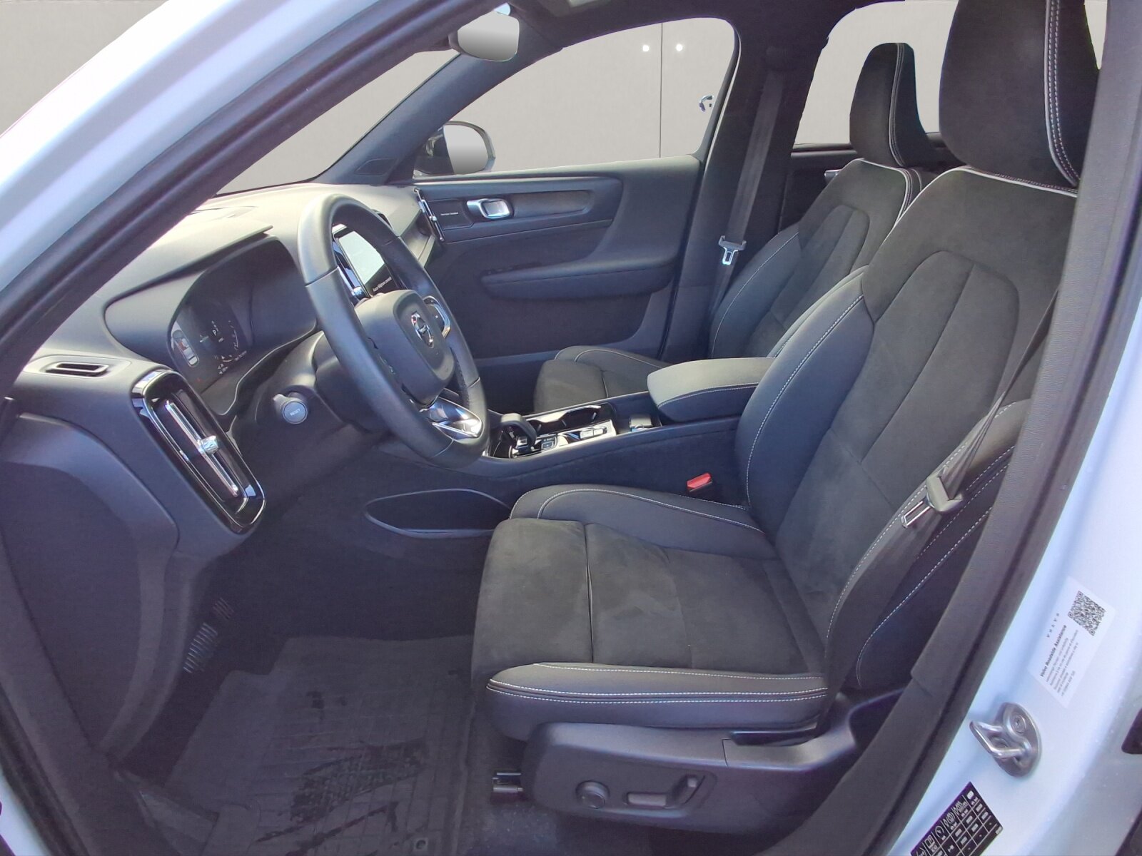VOLVO XC40 1.5 T5 PiH Ultimate Dark, Hybride Rechargeable Essence/Électricité, Occasion / Utilisé, Automatique - 6