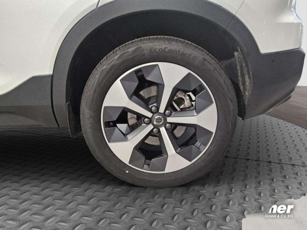 VOLVO XC40 B4 Plus Dark MH, Mild-Hybrid Benzin/Elektro, Occasion / Gebraucht, Automatik - 4
