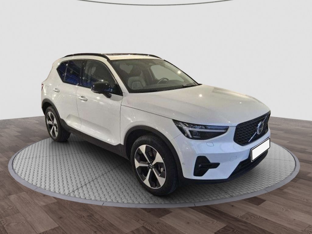 VOLVO XC40 B4 Plus Dark MH, Mild-Hybrid Benzin/Elektro, Occasion / Gebraucht, Automatik - 3