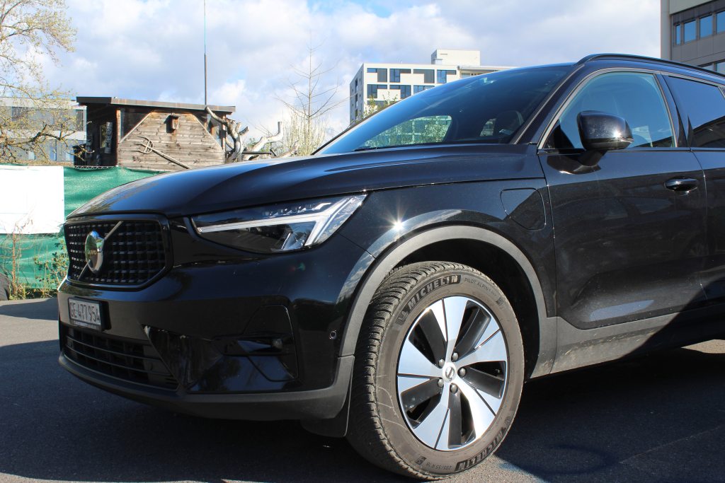 VOLVO XC40 1.5 T5 PiH Ultimate Dark, Plug-in-Hybrid Benzina/Elettrica, Occasioni / Usate, Automatico - 2
