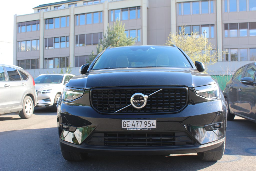 VOLVO XC40 1.5 T5 PiH Ultimate Dark, Plug-in-Hybrid Benzina/Elettrica, Occasioni / Usate, Automatico - 3