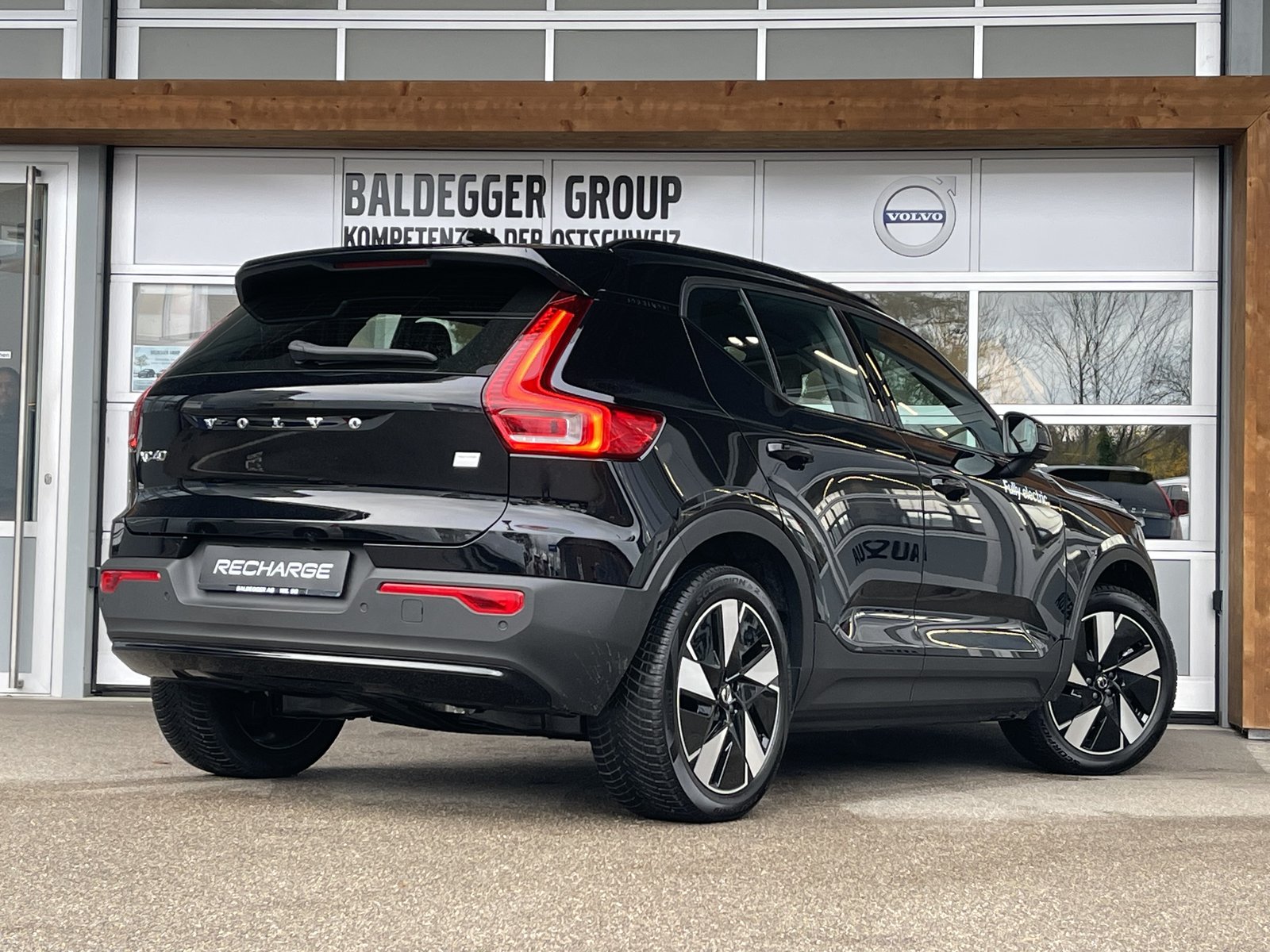 VOLVO XC40 E80 Plus, Elektro, Vorführwagen, Automatik - 2