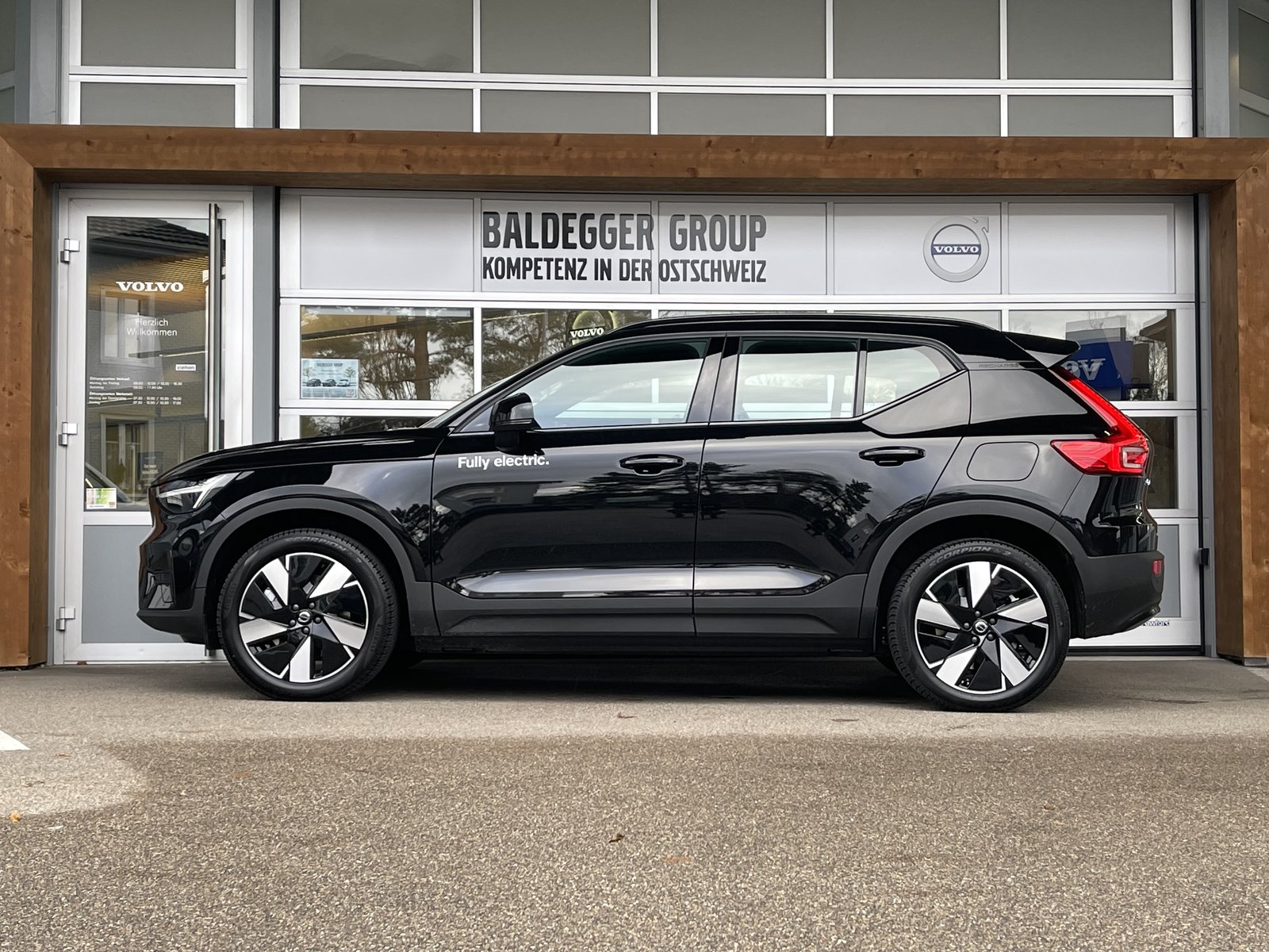 VOLVO XC40 E80 Plus, Elektro, Vorführwagen, Automatik - 3