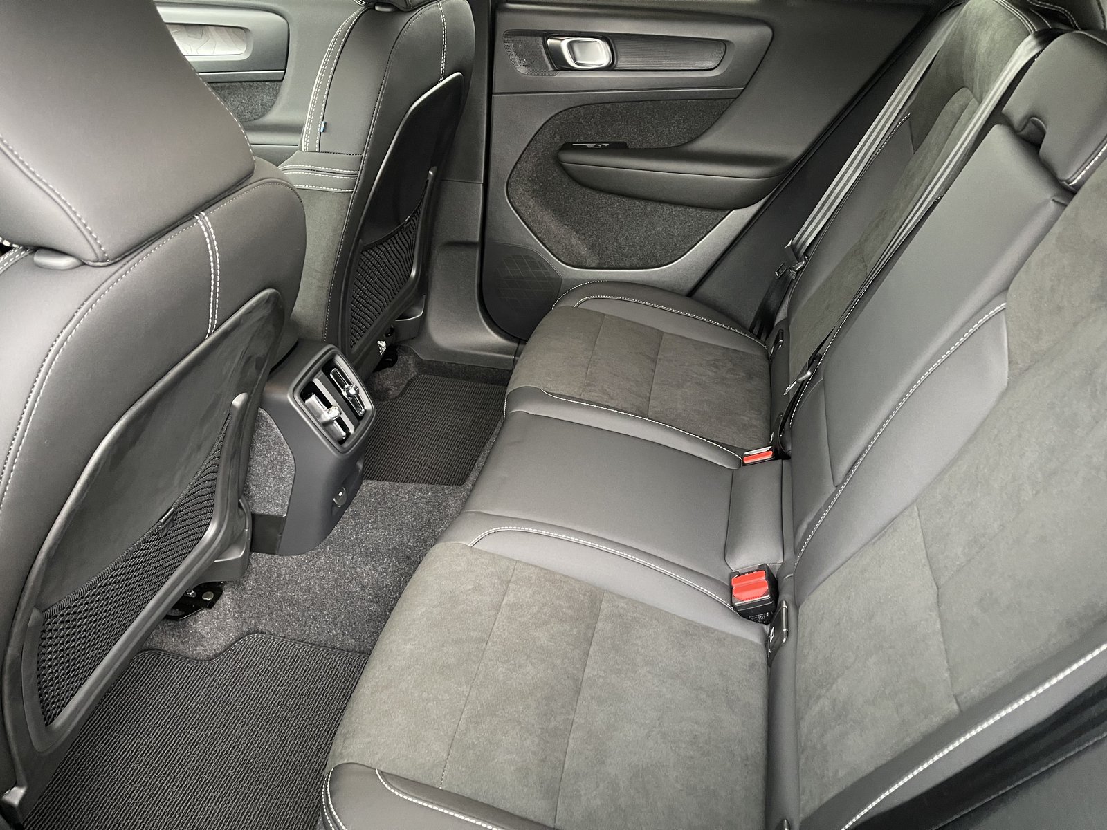 VOLVO XC40 E80 Plus, Elektro, Vorführwagen, Automatik - 7