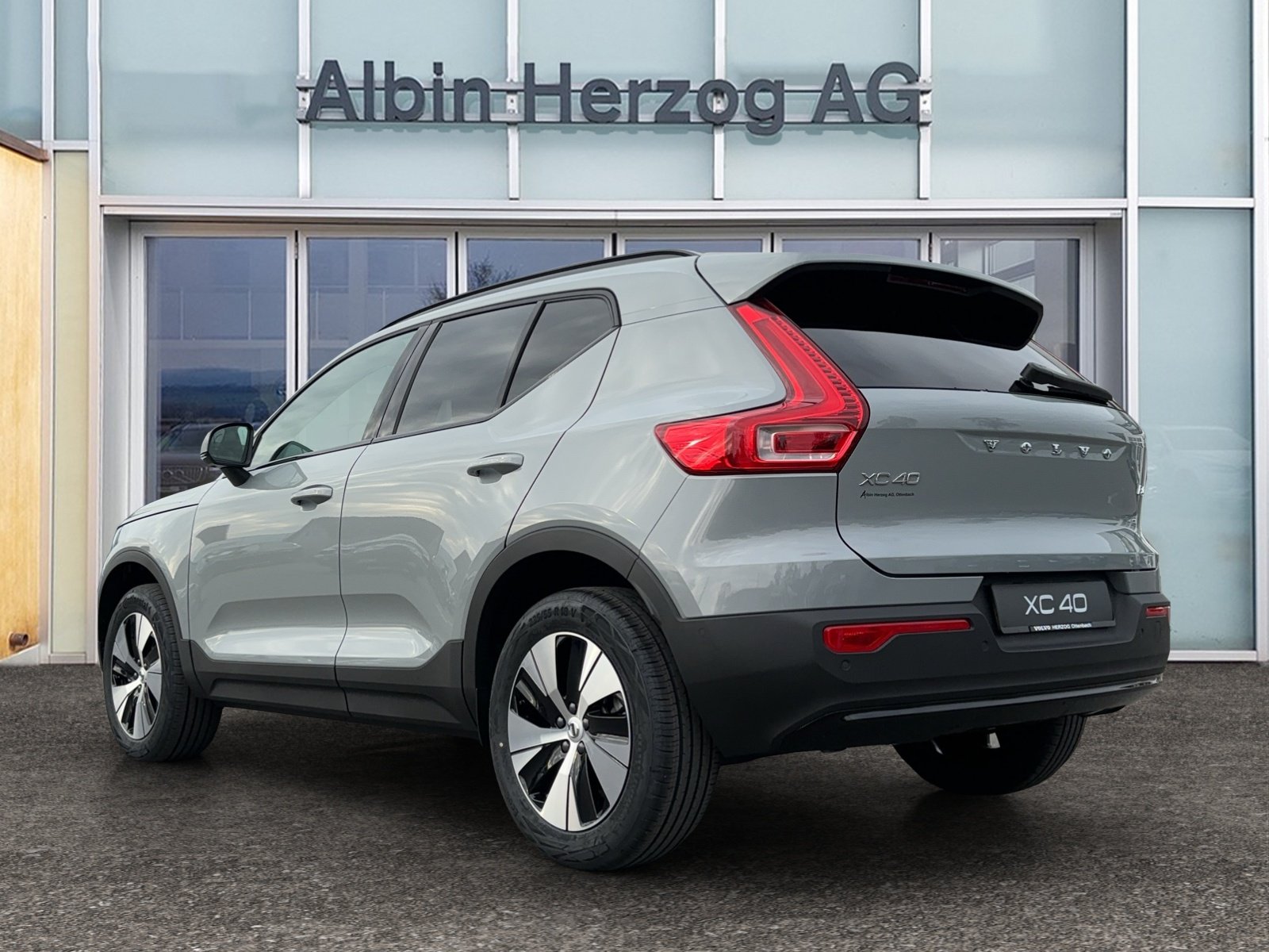 VOLVO XC40 2.0 B4 MH Plus Dark, Mild-Hybrid Benzin/Elektro, Vorführwagen, Automatik - 3