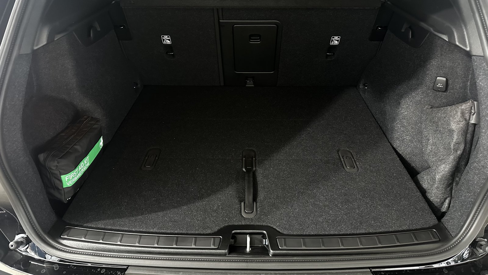 VOLVO XC40 2.0 B3 MH Plus Dark, Hybride Integrale Benzina/Elettrica, Auto dimostrativa, Automatico - 7
