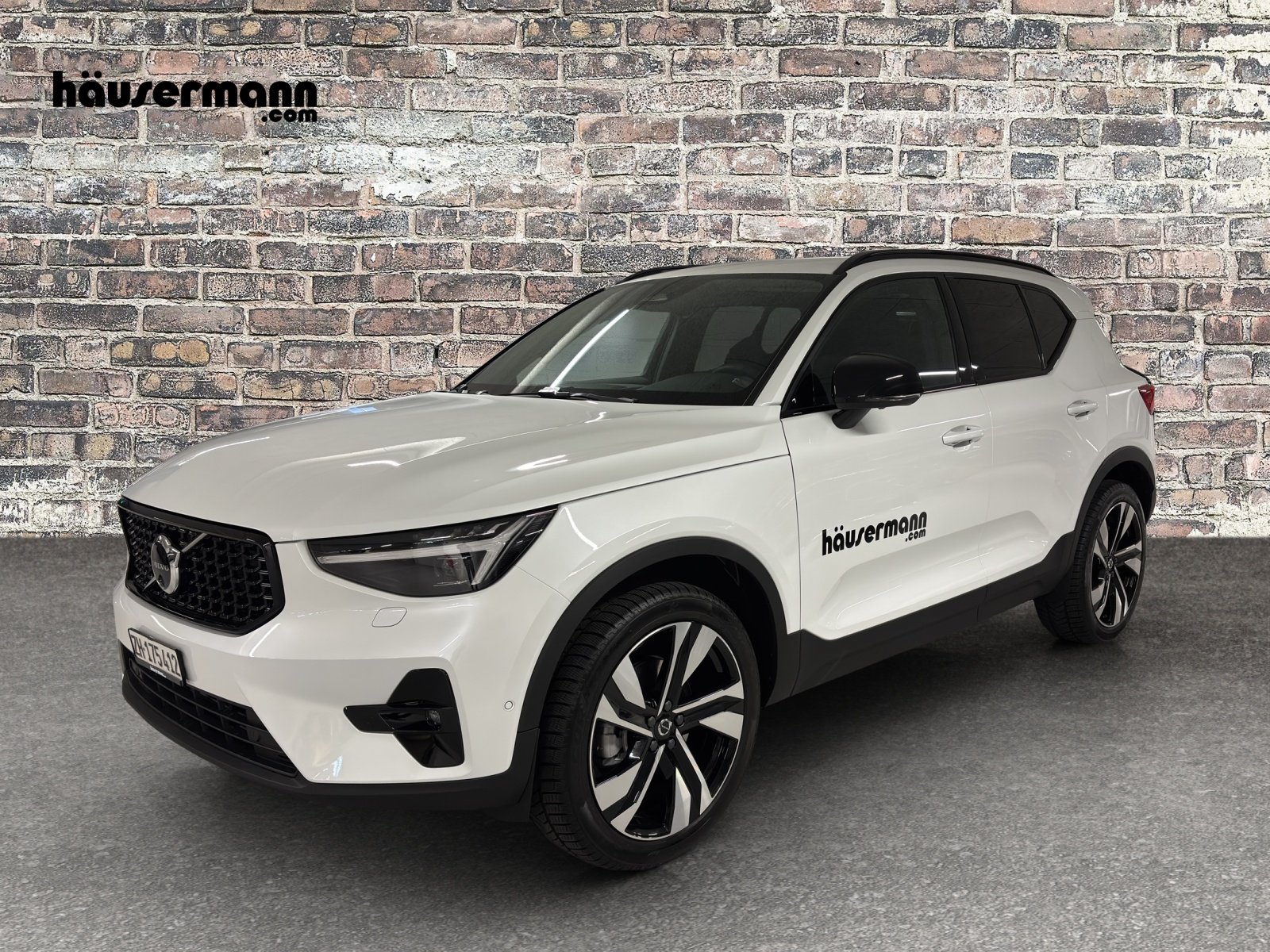 VOLVO XC40 2.0 B4 MH Plus Dark