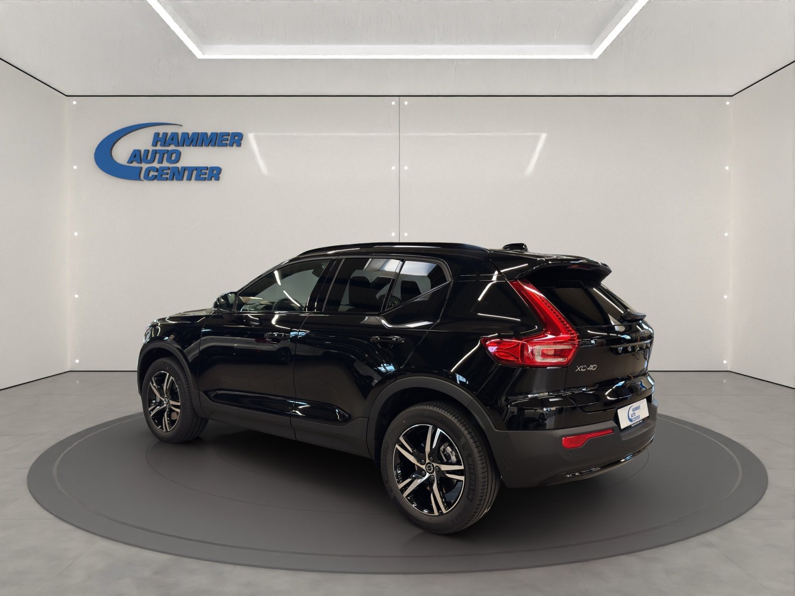 VOLVO XC40 2.0 B3 MH Plus Dark, Mild-Hybrid Petrol/Electric, Ex-demonstrator, Automatic - 3