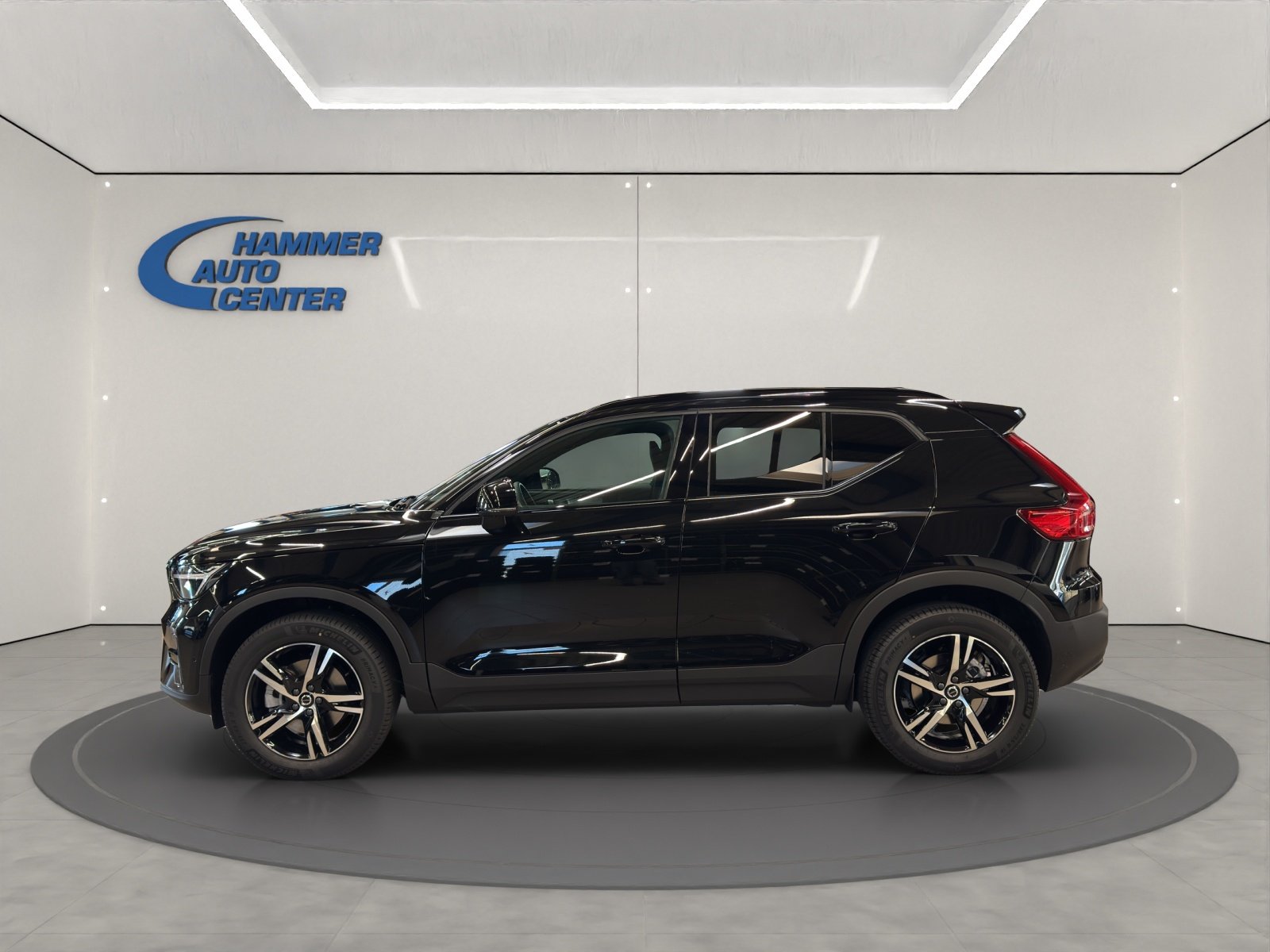 VOLVO XC40 2.0 B3 MH Plus Dark, Mild-Hybrid Petrol/Electric, Ex-demonstrator, Automatic - 5