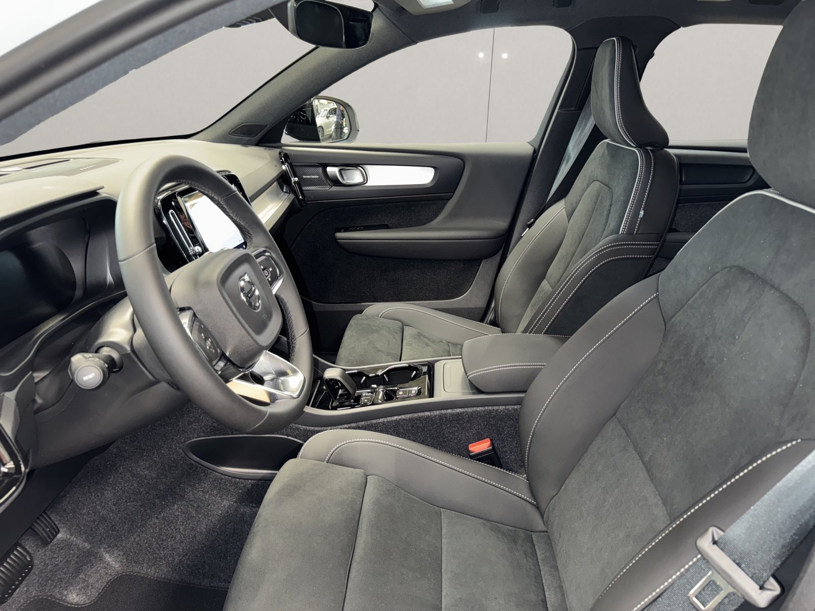 VOLVO XC40 2.0 B4 MH Ultra Dark, Hybride Léger Essence/Électricité, Voiture de démonstration, Automatique - 6