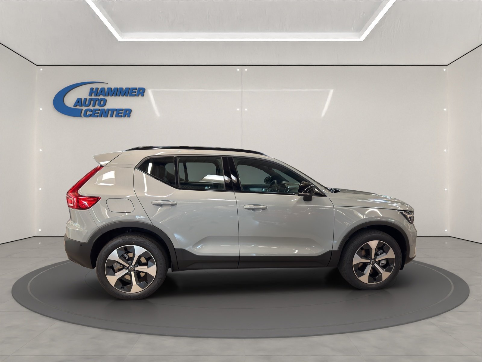 VOLVO XC40 2.0 B4 MH Ultra Dark, Mild-Hybrid Benzin/Elektro, Vorführwagen, Automatik - 2