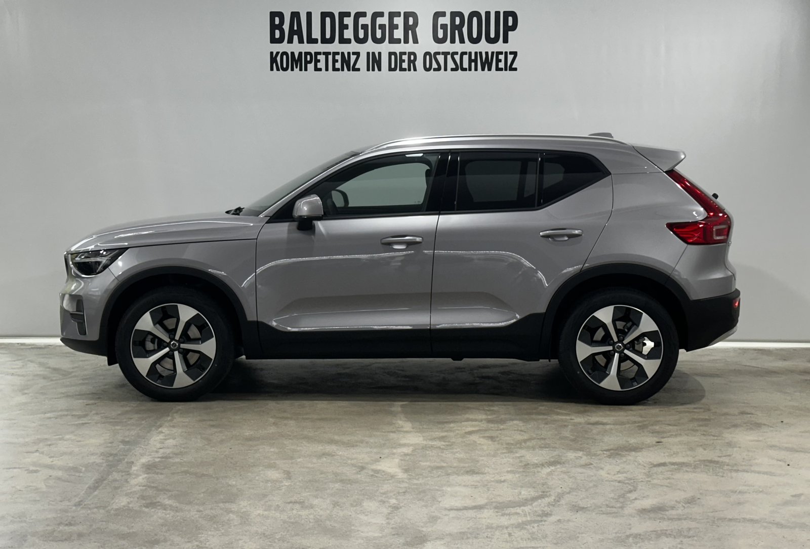 VOLVO XC40 2.0 B3 MH Core, Hybride Intégral Essence/Électricité, Voiture de démonstration, Automatique - 2