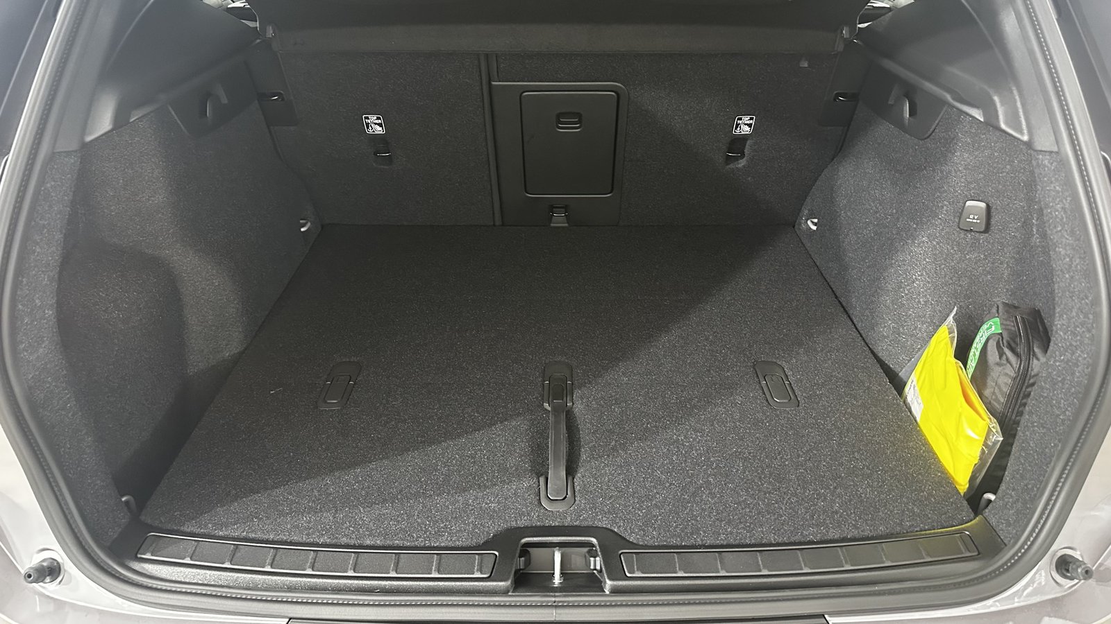 VOLVO XC40 2.0 B3 MH Core, Hybride Intégral Essence/Électricité, Voiture de démonstration, Automatique - 7