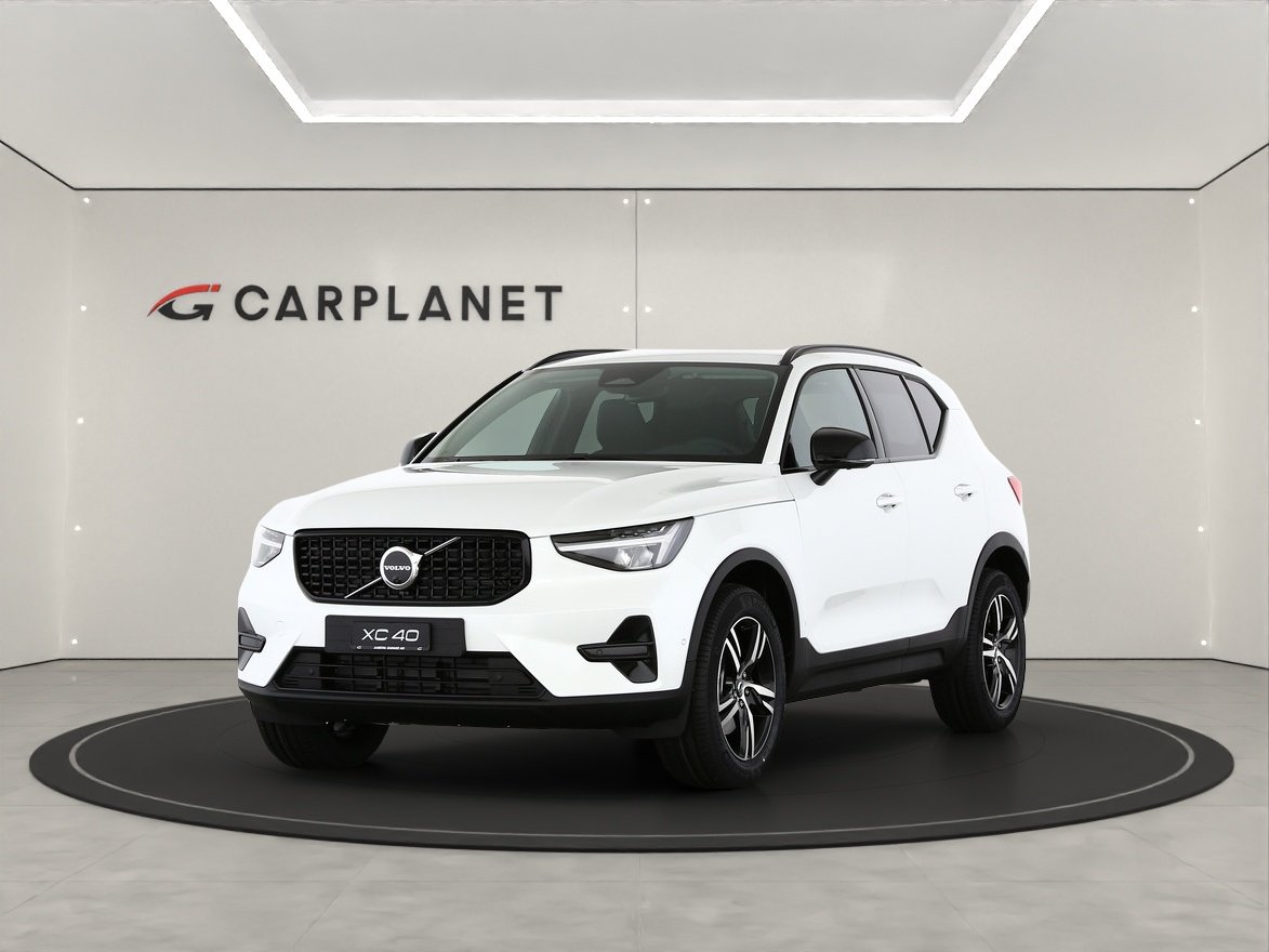 VOLVO XC40 2.0 B3 MH Plus Dark