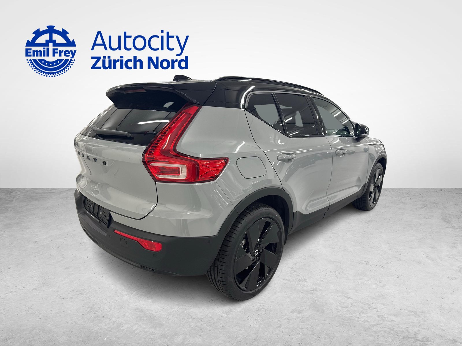 VOLVO XC40 2.0 B4 MH Black Edition, Mild-Hybrid Petrol/Electric, Ex-demonstrator, Automatic - 5