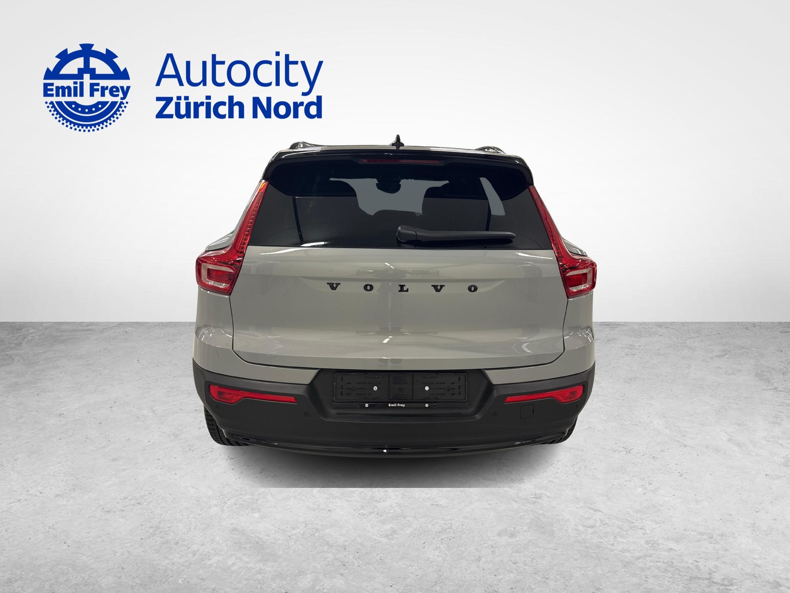 VOLVO XC40 2.0 B4 MH Black Edition, Mild-Hybrid Petrol/Electric, Ex-demonstrator, Automatic - 6