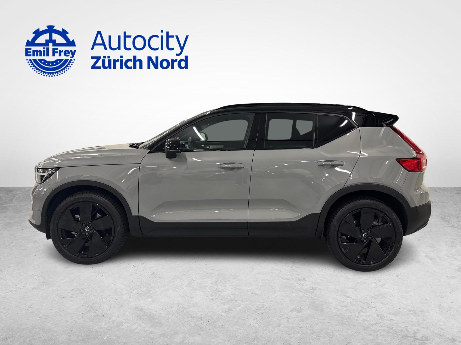 VOLVO XC40 2.0 B4 MH Black Edition, Mild-Hybrid Petrol/Electric, Ex-demonstrator, Automatic - 7