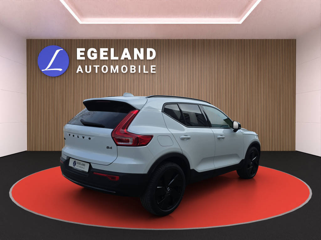 VOLVO XC40 2.0 B4 MH Plus Black Edition, Mild-Hybrid Petrol/Electric, Ex-demonstrator, Automatic - 4