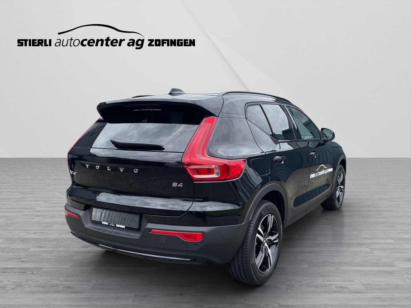 VOLVO XC40 2.0 B4 MH Plus Dark, Mild-Hybrid Petrol/Electric, Ex-demonstrator, Automatic - 5