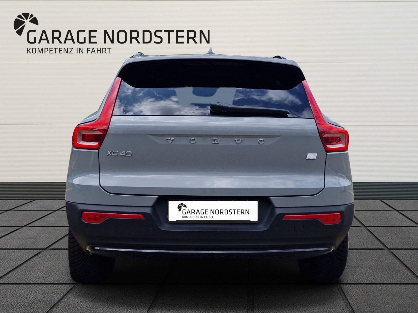 VOLVO XC40 1.5 T5 PiH Ultimate Dark, Plug-in-Hybrid Benzina/Elettrica, Auto dimostrativa, Automatico - 4