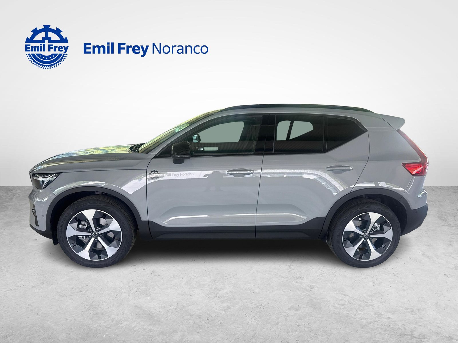VOLVO XC40 2.0 B3 MH Plus Dark, Mild-Hybrid Benzin/Elektro, Vorführwagen, Automatik - 2