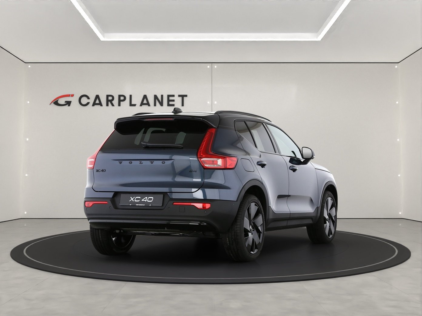 VOLVO XC40 2.0 B4 MH Black Edition, Mild-Hybrid Petrol/Electric, Ex-demonstrator, Automatic - 3