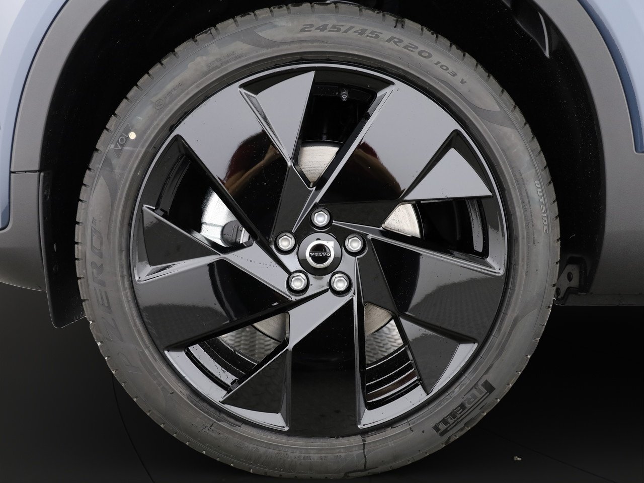 VOLVO XC40 2.0 B4 MH Black Edition, Mild-Hybrid Petrol/Electric, Ex-demonstrator, Automatic - 4