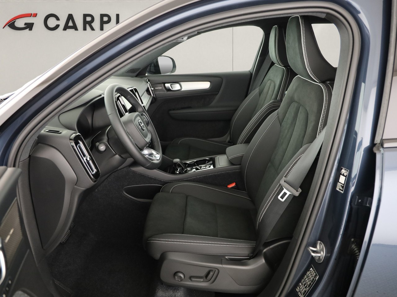 VOLVO XC40 2.0 B4 MH Black Edition, Mild-Hybrid Petrol/Electric, Ex-demonstrator, Automatic - 5