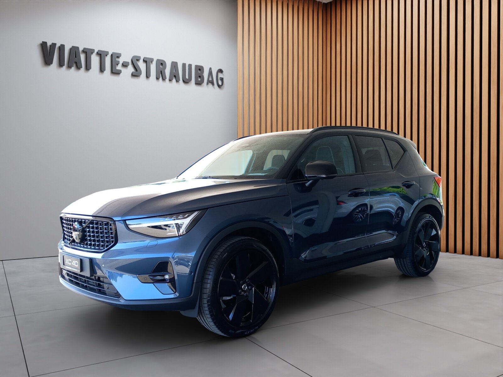 VOLVO XC40 2.0 B4 MH Black Edition, Mild-Hybrid Petrol/Electric, Ex-demonstrator, Automatic - 2