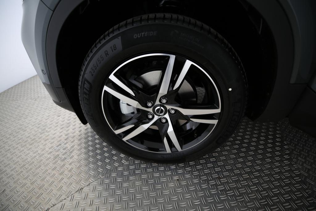 VOLVO XC40 2.0 B3 MH Plus Dark, Mild-Hybrid Petrol/Electric, Ex-demonstrator, Automatic - 6